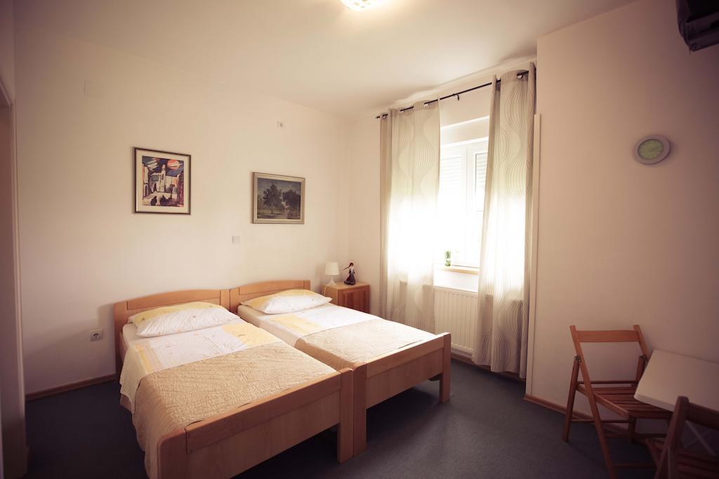 Rooms Medved Samobor Exteriör bild